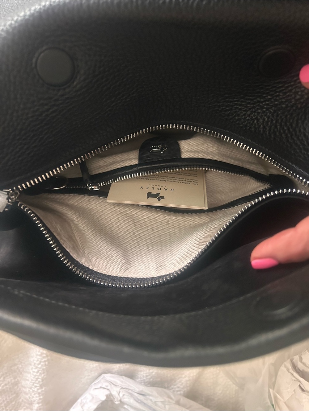 Black leather crossbody bag by Radley of London, nwt, excellent condition - Picture 9 of 9